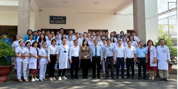 Bộ trưởng bộ y tế Đào Hồng Lan ủy viên ban chấp hành Trung ương Đảng cùng đoàn công tác Bộ y tế về thăm và làm việc tại Bệnh viện Tâm thần Trung ương 2.